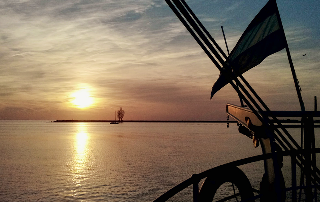 Sunset Cruise + koffie/thee met Zeilschip Bounty
