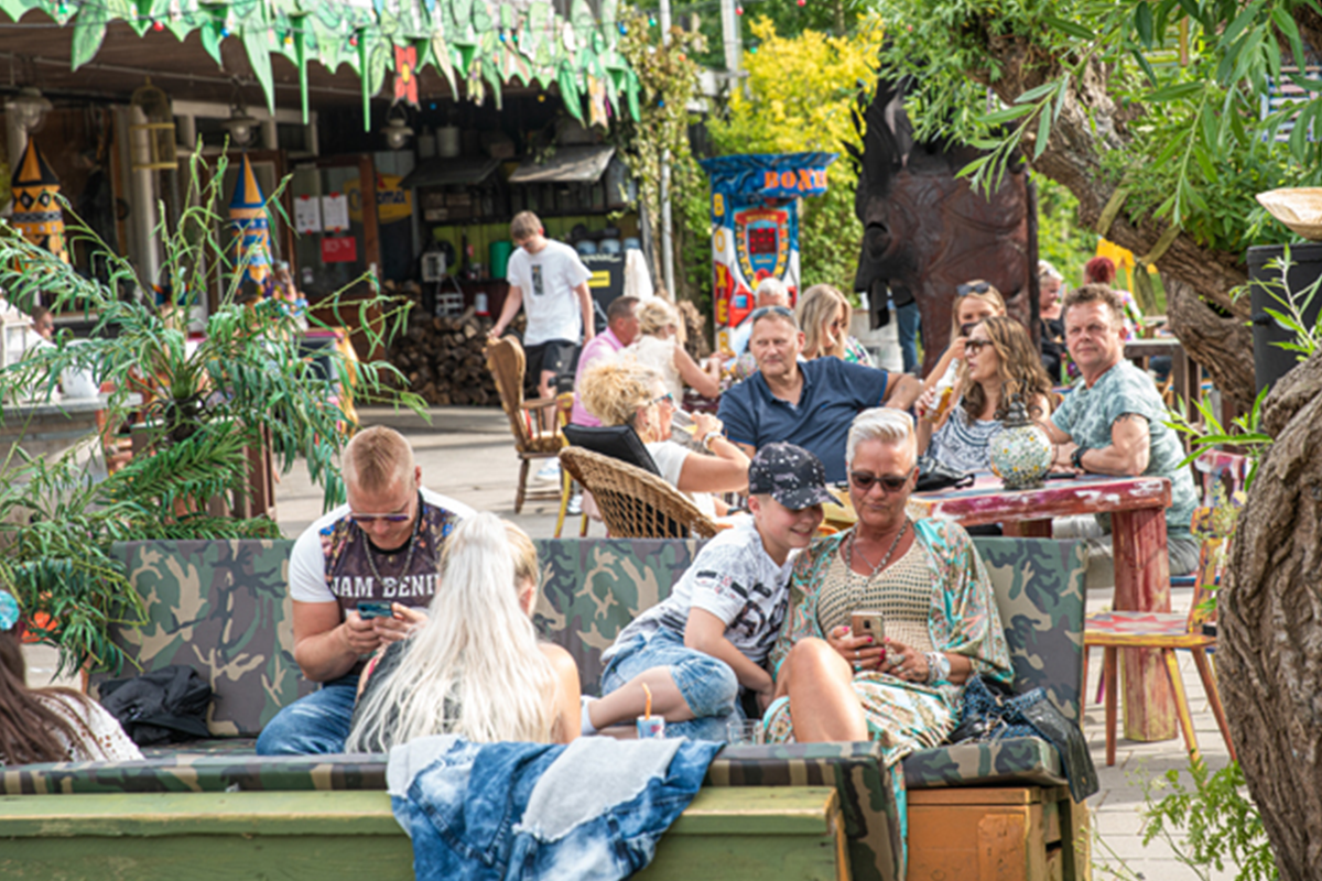 Tapasplank bij De Jungle met DJ & kidsactiviteiten