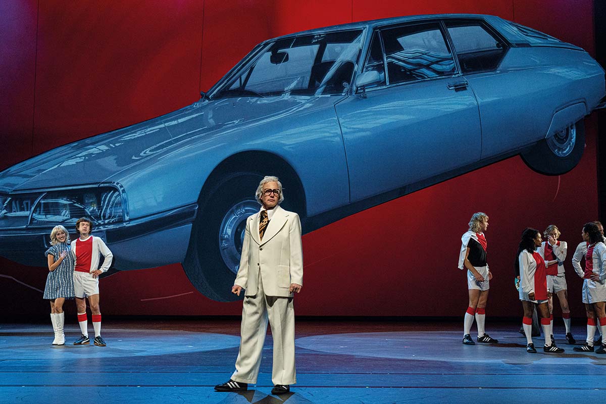 14 het theaterspektakel over Johan Cruijff