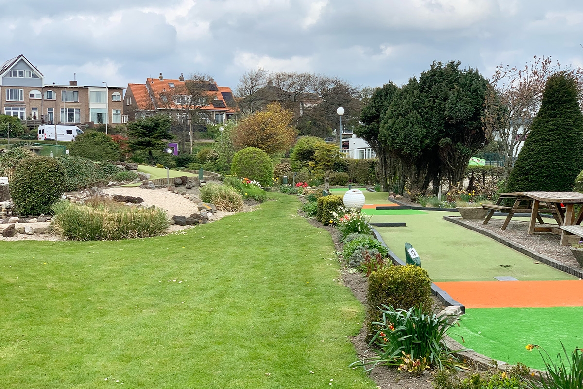 Entreeticket De Rollygolf + trampolines + chocolademelk