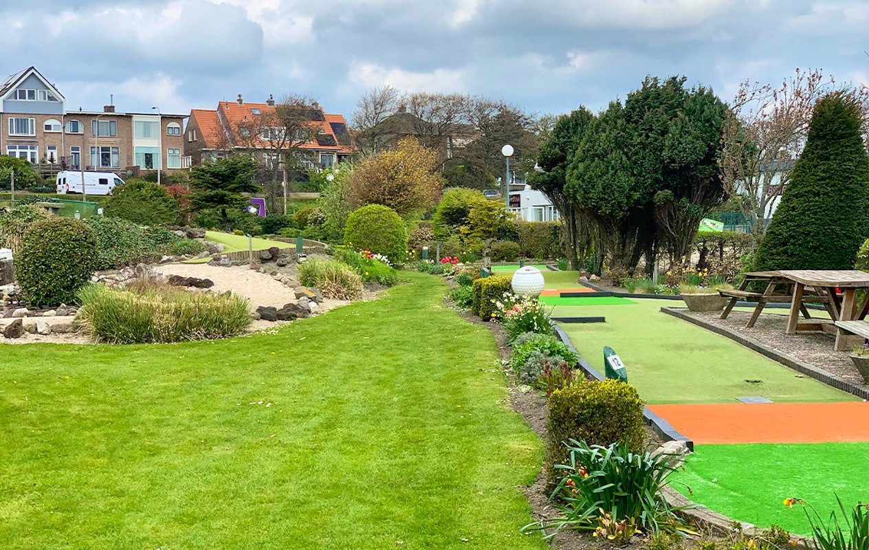 Entreeticket De Rollygolf + trampolines + chocolademelk