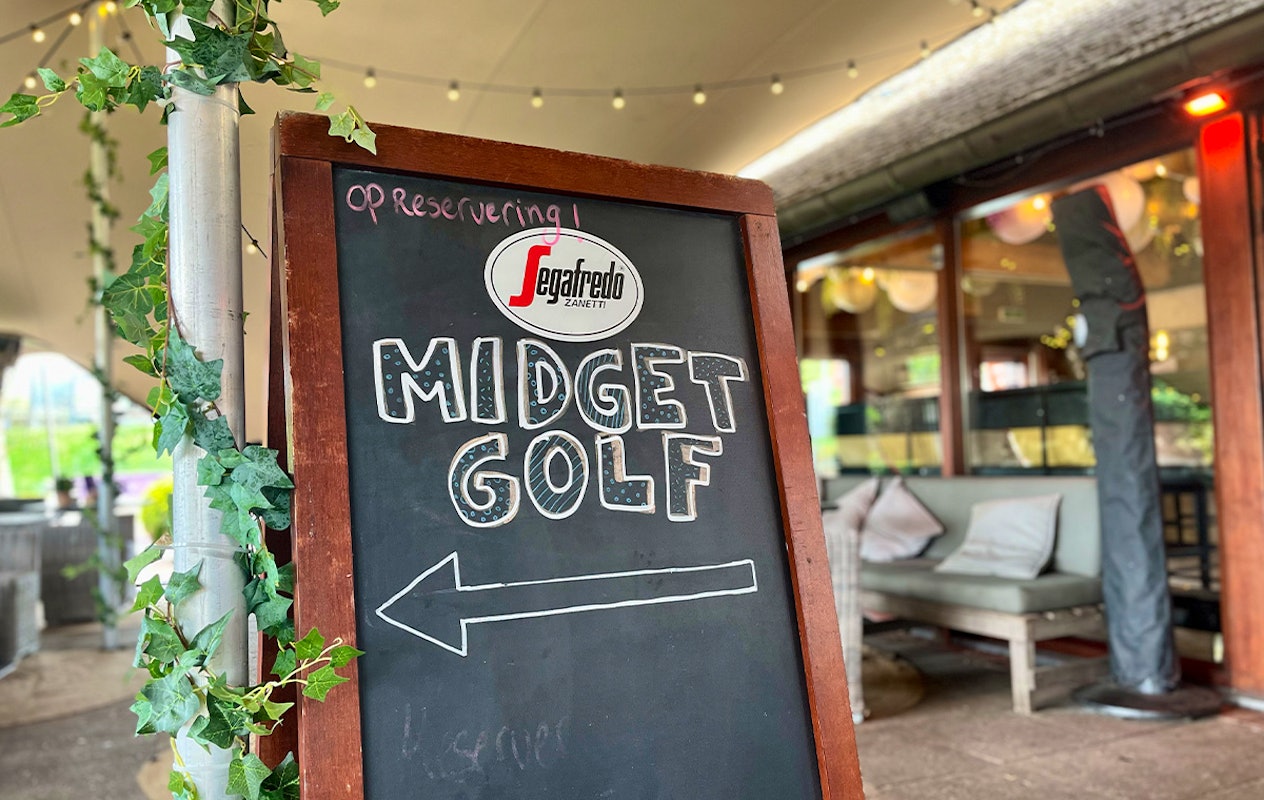 Entreeticket De Rollygolf + trampolines + chocolademelk