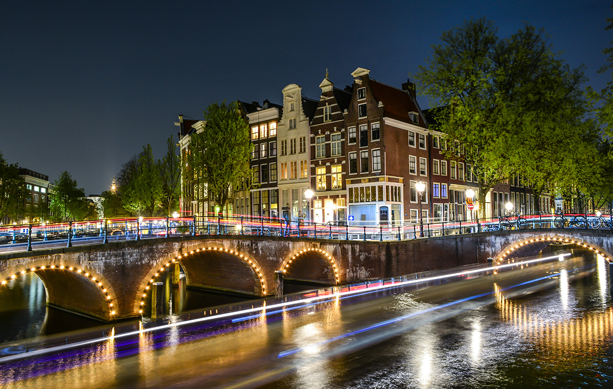 Geniet van het Amsterdam Light Festival vanaf het water!