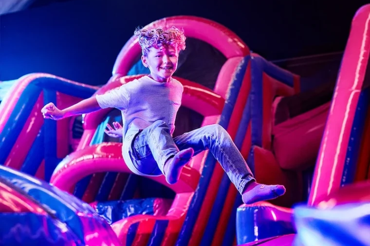 Toegangsticket Bounce Valley Den Bosch (2 uur) + sokken & slush puppy