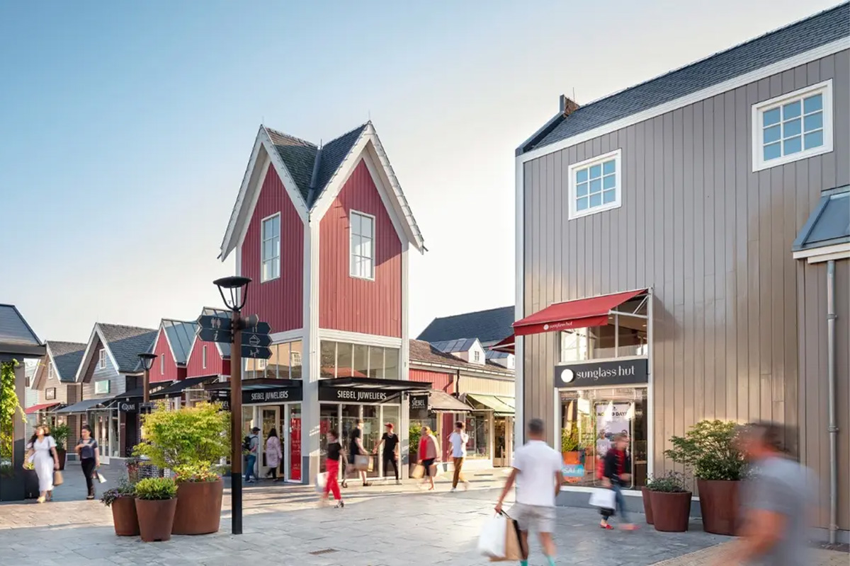 Dagtocht van Amsterdam naar Batavia Stad Fashion Outlet