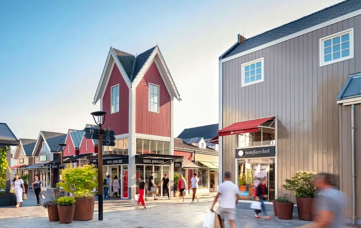 Dagtocht van Amsterdam naar Batavia Stad Fashion Outlet