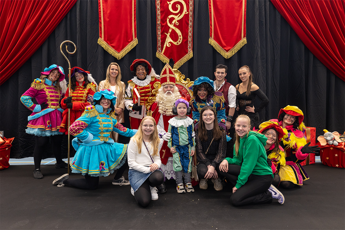 Flashdeal ticket De Magische Familie Sintshow met Fenna Ramos