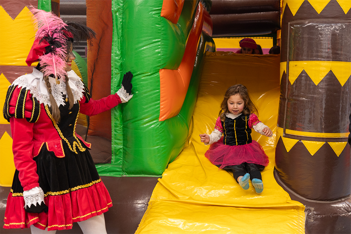 Flashdeal ticket De Magische Familie Sintshow met Fenna Ramos