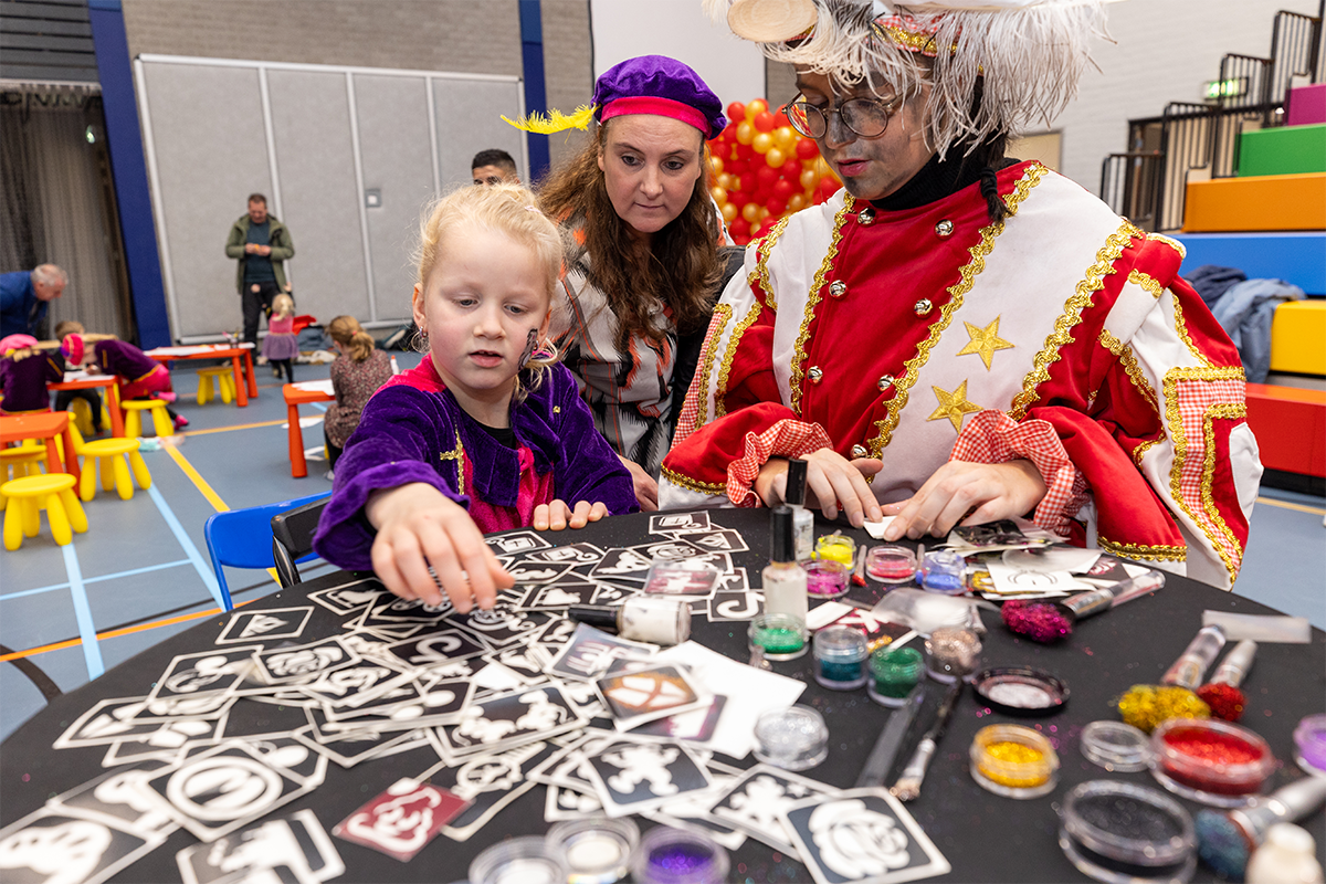 Flashdeal ticket De Magische Familie Sintshow met Fenna Ramos