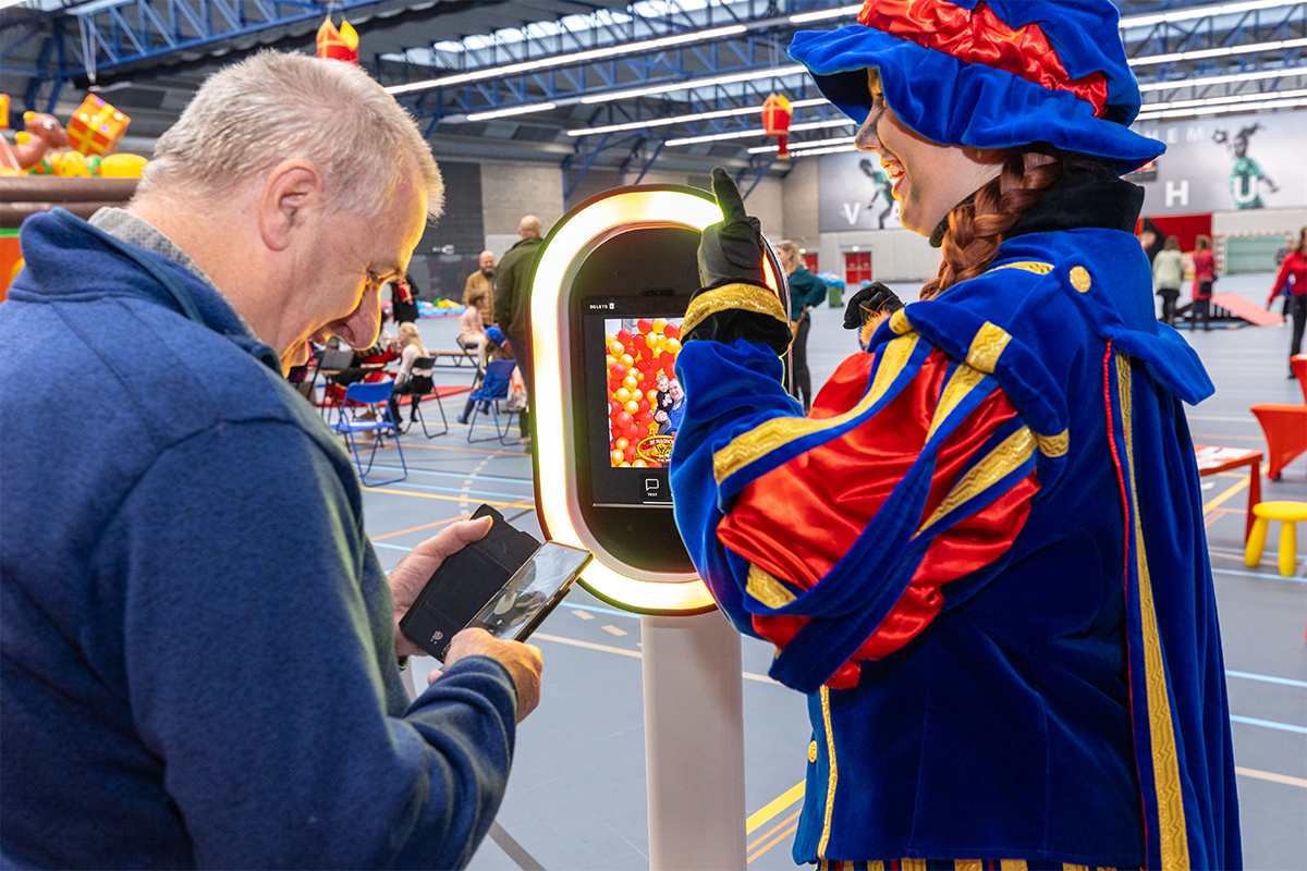 Flashdeal ticket De Magische Familie Sintshow met Fenna Ramos