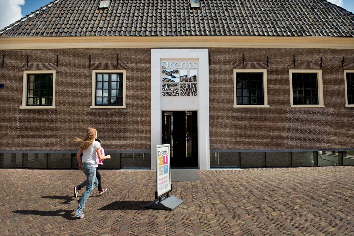 Entreeticket Drents Museum + koffie/thee & lunchplank bij LIFF in Assen