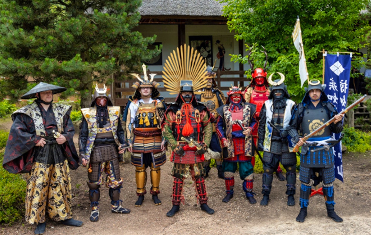 Entreeticket + all you can eat El Mundo Fantasia bij Mondo Verde