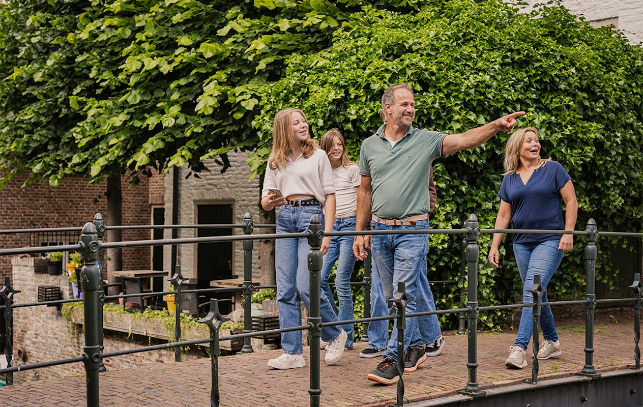 Escape Tours, vind de geheime uitgang van de stad (200+ steden)