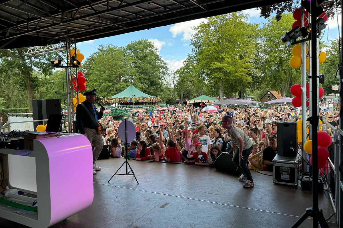 Entreeticket Familie Festival Attractiepark De Waarbeek