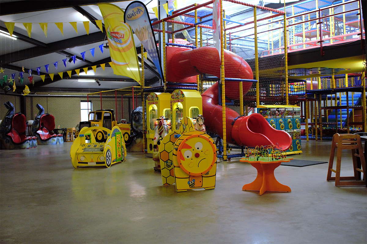 Entreeticket + friet en saus + slush ijsje Speeldorp Pee Wee