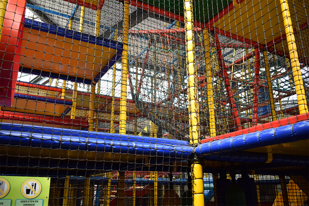 Entreeticket + friet en saus + slush ijsje Speeldorp Pee Wee