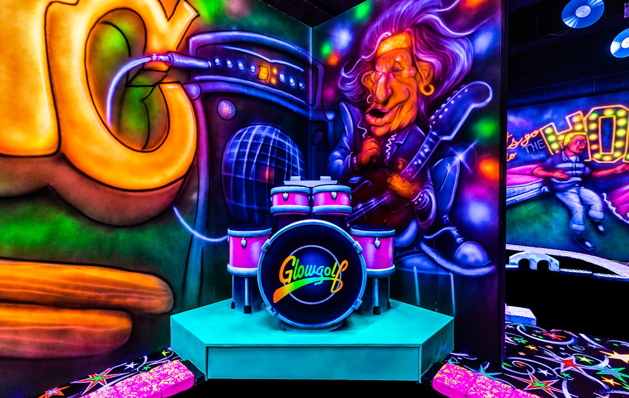 Entreeticket GlowGolf, locaties door heel Nederland!