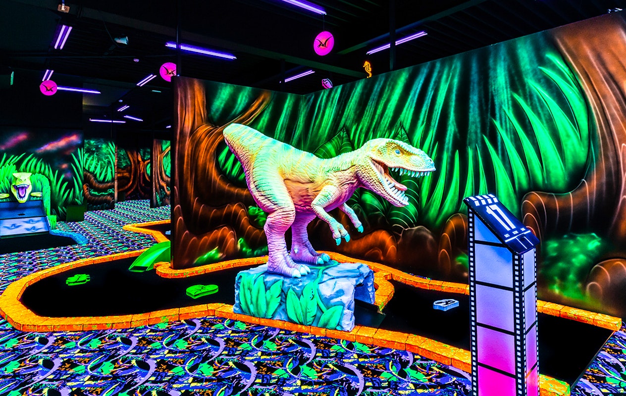 Entreeticket GlowGolf, locaties door heel Nederland!