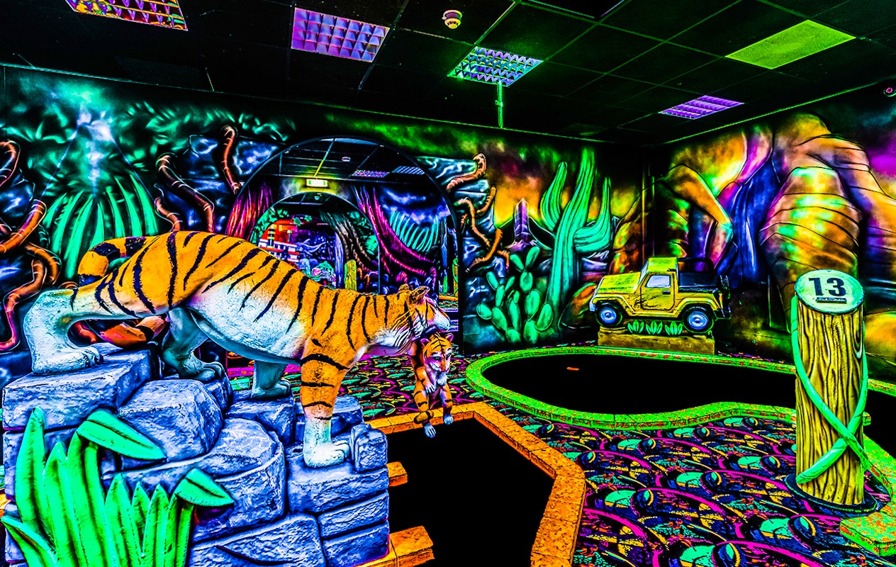 Entreeticket GlowGolf, locaties door heel Nederland!