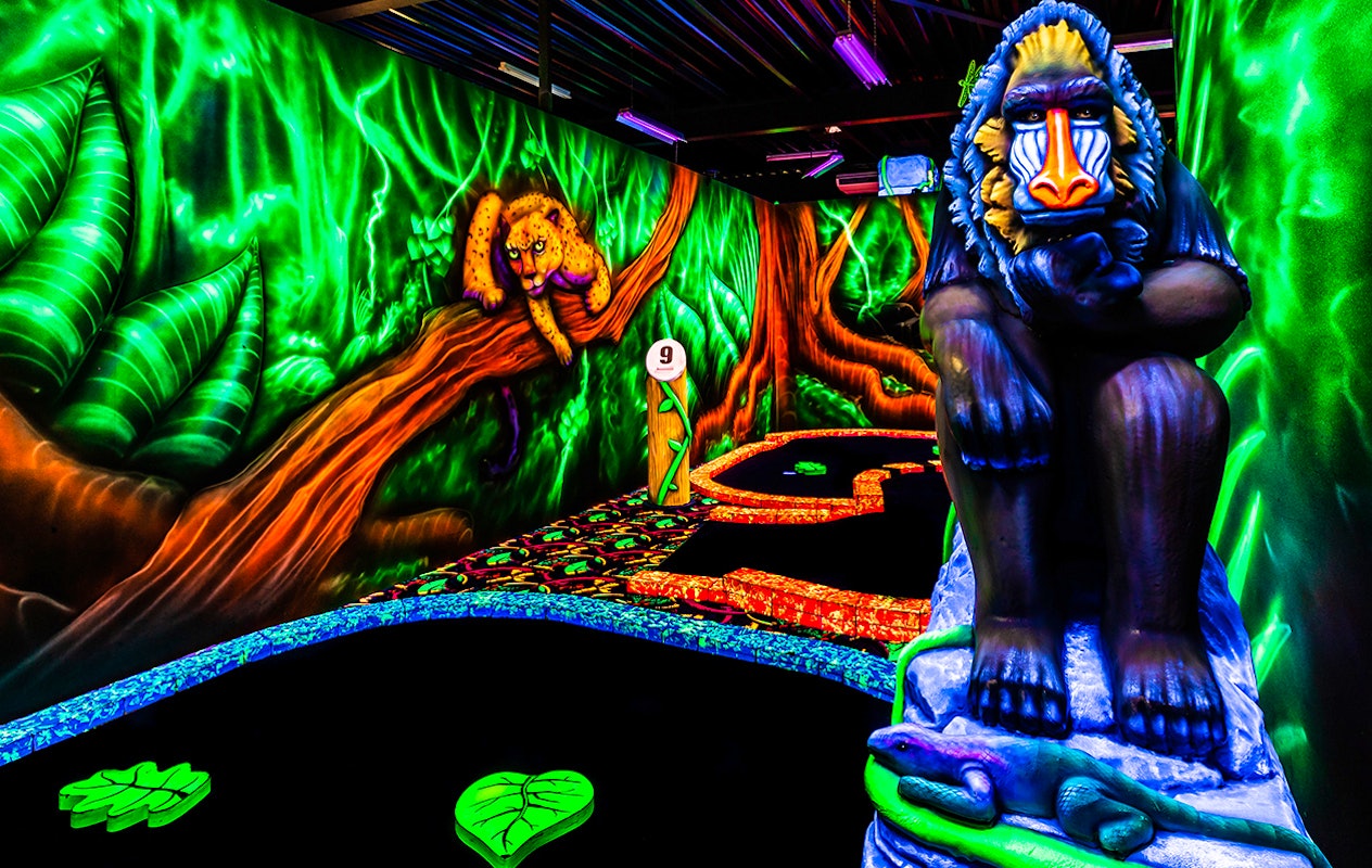 Entreeticket GlowGolf, locaties door heel Nederland!
