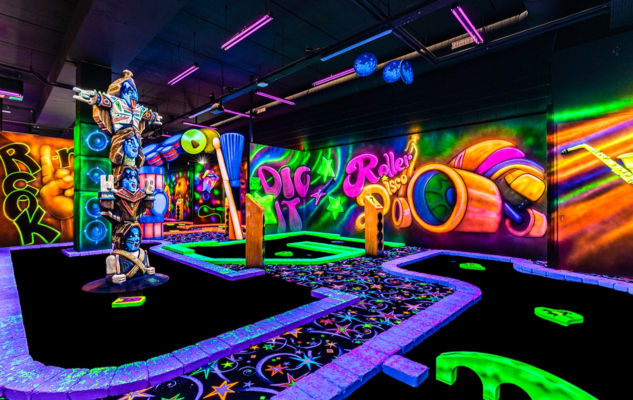 Entreeticket GlowGolf, locaties door heel Nederland!
