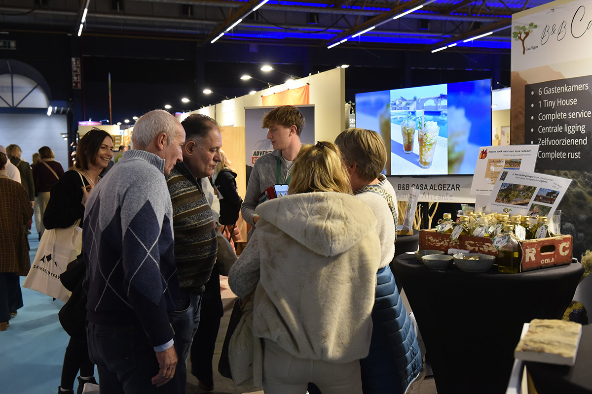 Admission to Countryside + Holiday Expo, including a drink of your choice