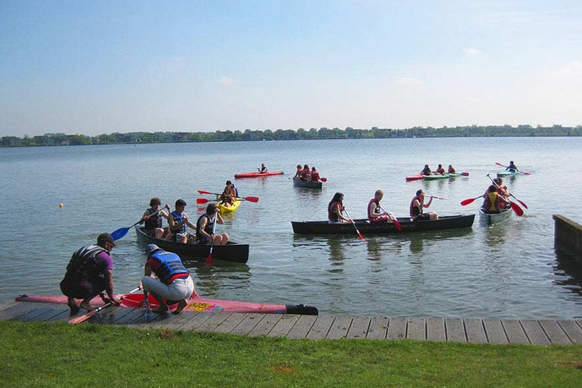 Kanoën of waterfietsen bij Toms Beach & Surf
