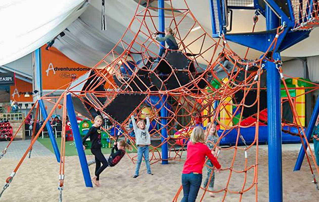 Entreeticket Kidsplay + Glowgolf  of Lasergamen bij Adventuredome 