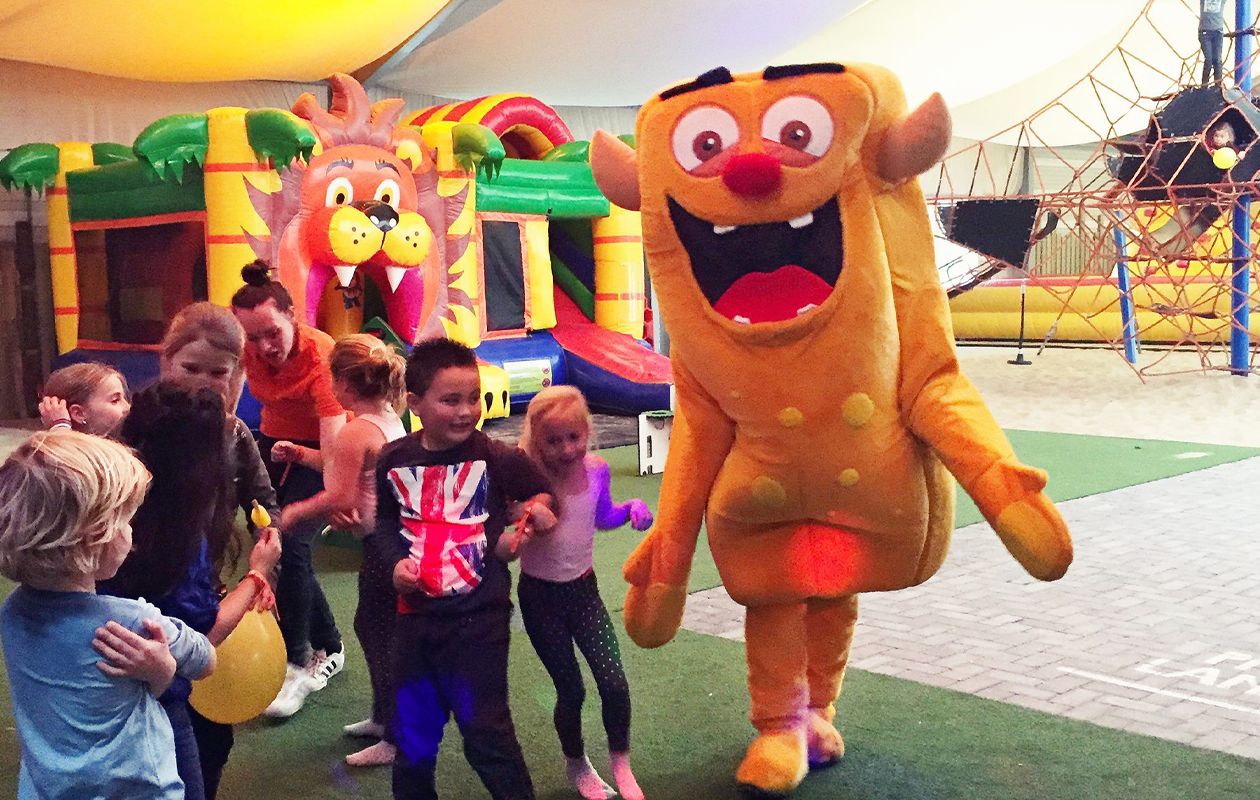 Entreeticket Kidsplay + Glowgolf  of Lasergamen bij Adventuredome 