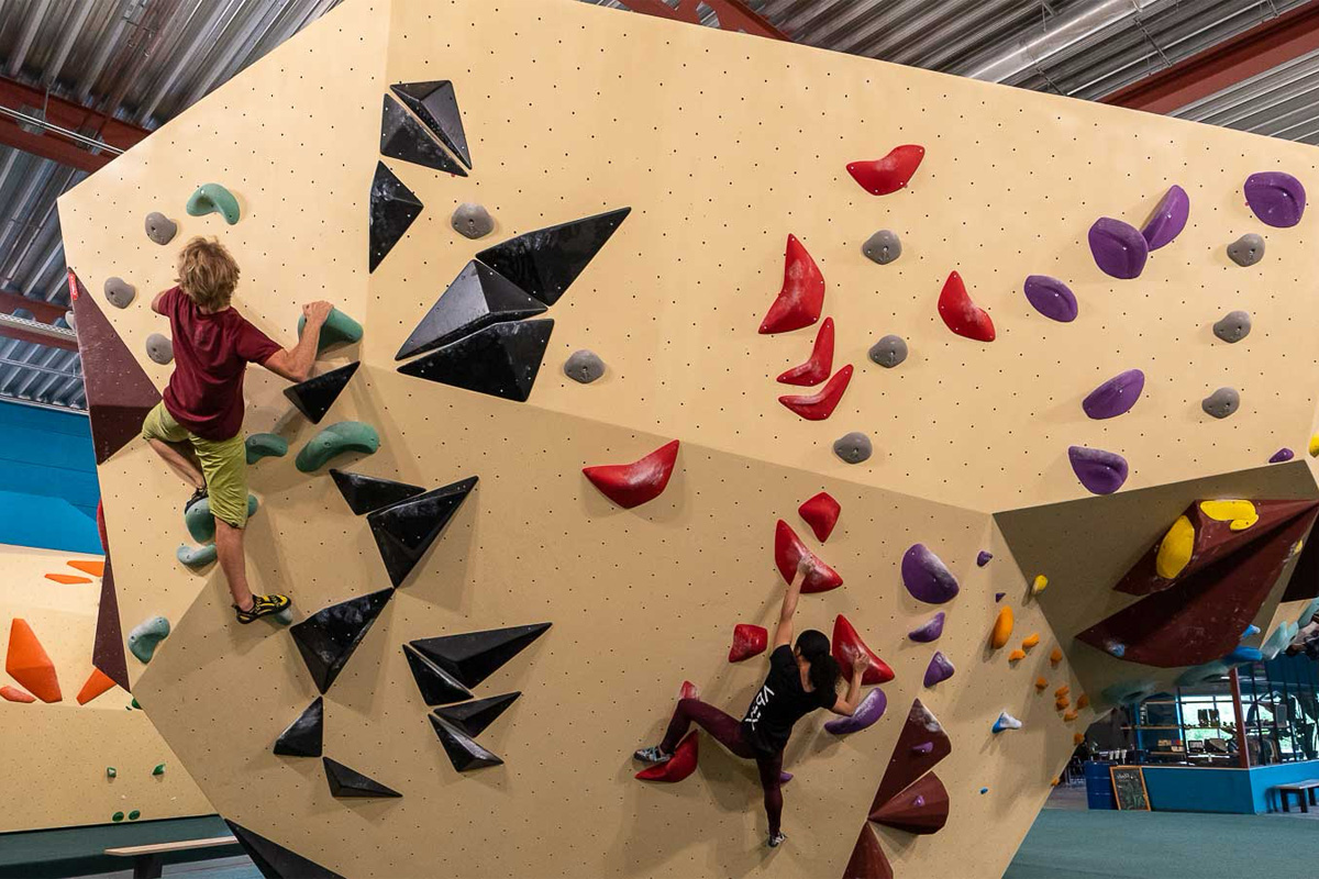 Klimmen + klimschoenen bij Apex Boulders