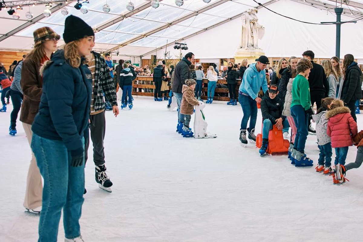 Entreeticket Maaseyck on Ice, inclusief schaatsverhuur