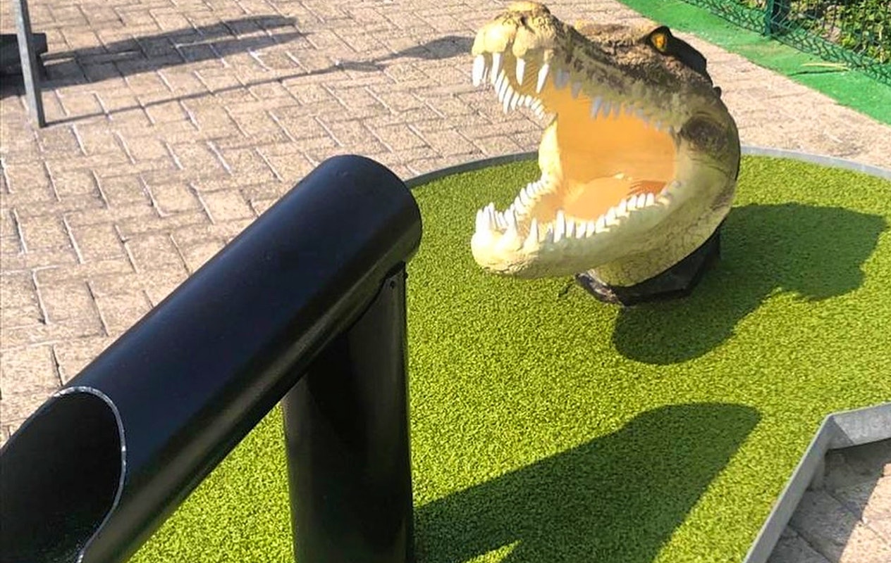 Midgetgolfen bij Toms Beach & Surf