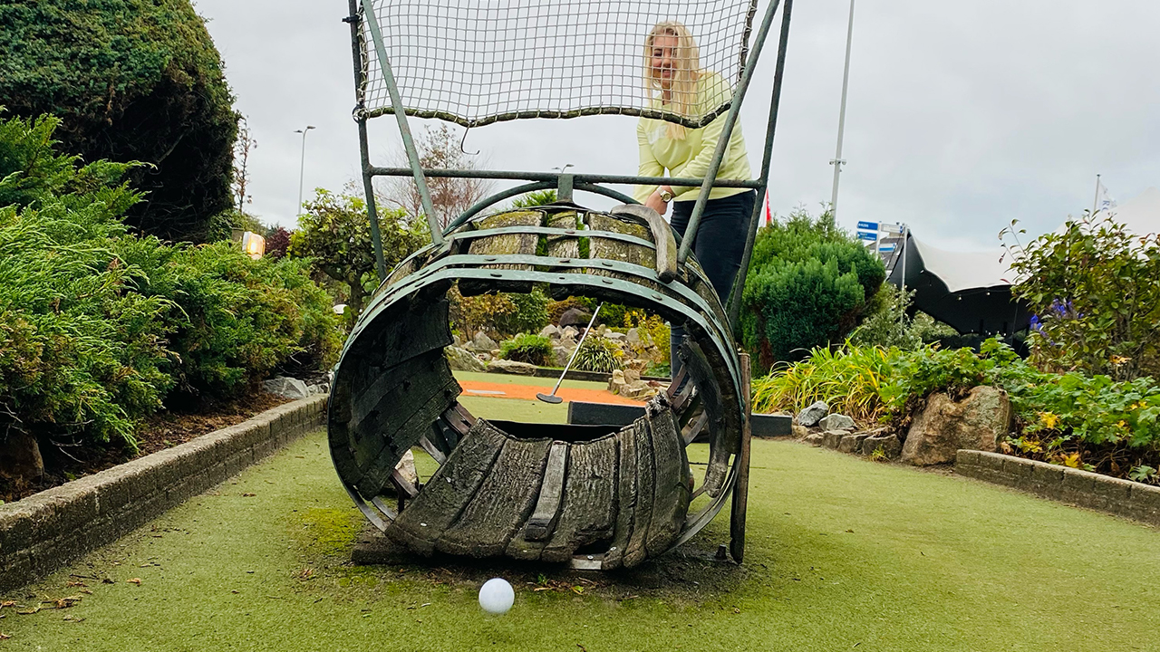 Entreeticket De Rollygolf + trampolines + chocolademelk