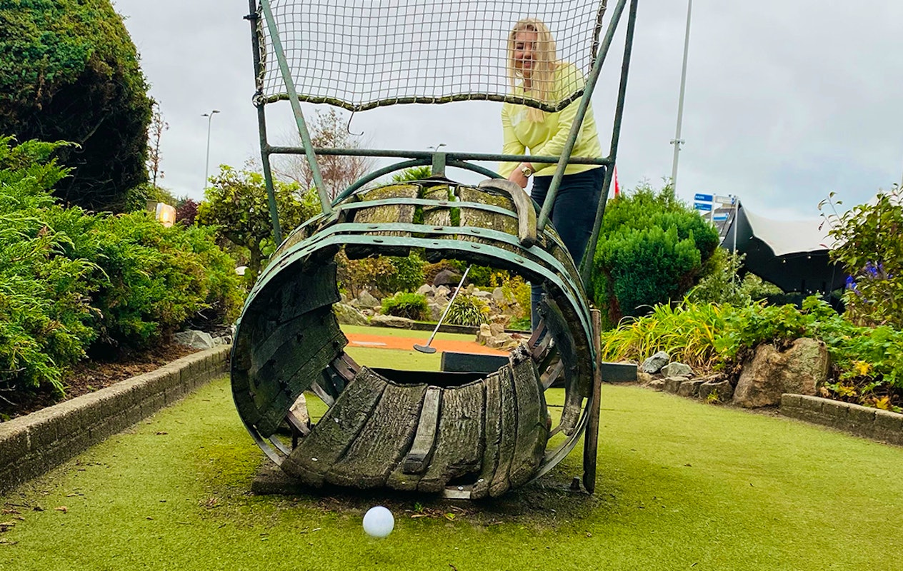 Entreeticket De Rollygolf + trampolines + chocolademelk