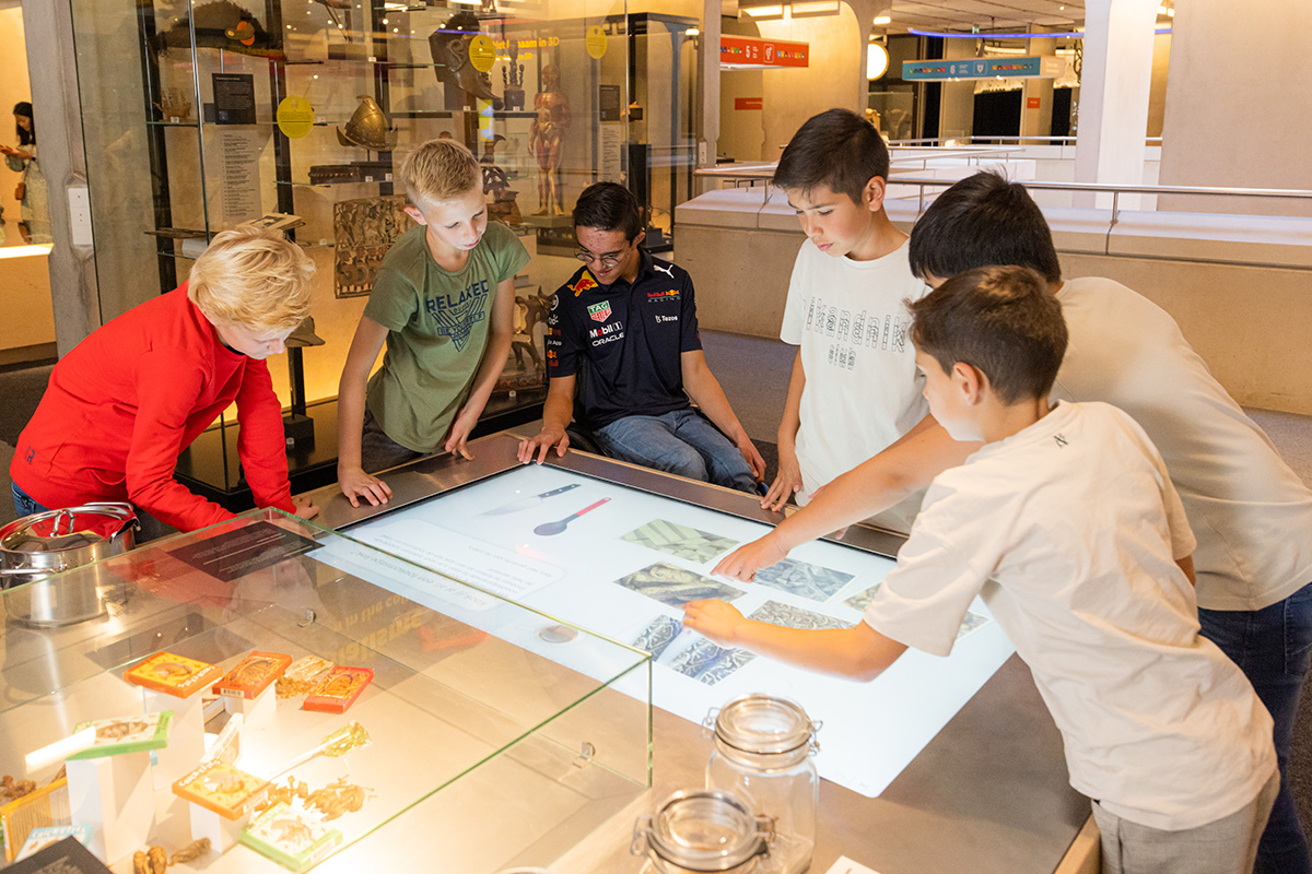 Entreeticket Museon-Omniversum, inclusief 1 grootbeeldfilm