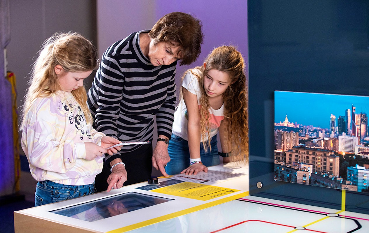 Entreeticket Museon-Omniversum, inclusief 1 grootbeeldfilm