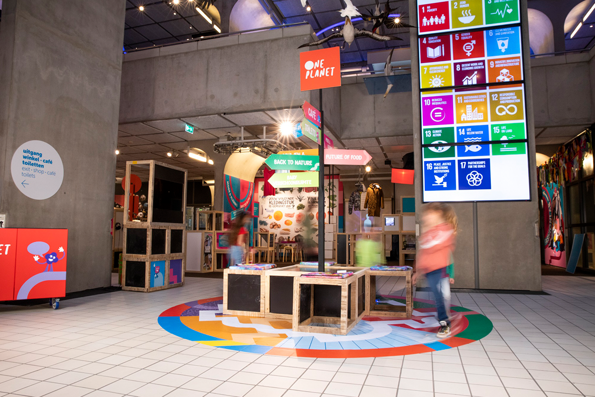 Entreeticket Museon-Omniversum, inclusief 1 grootbeeldfilm