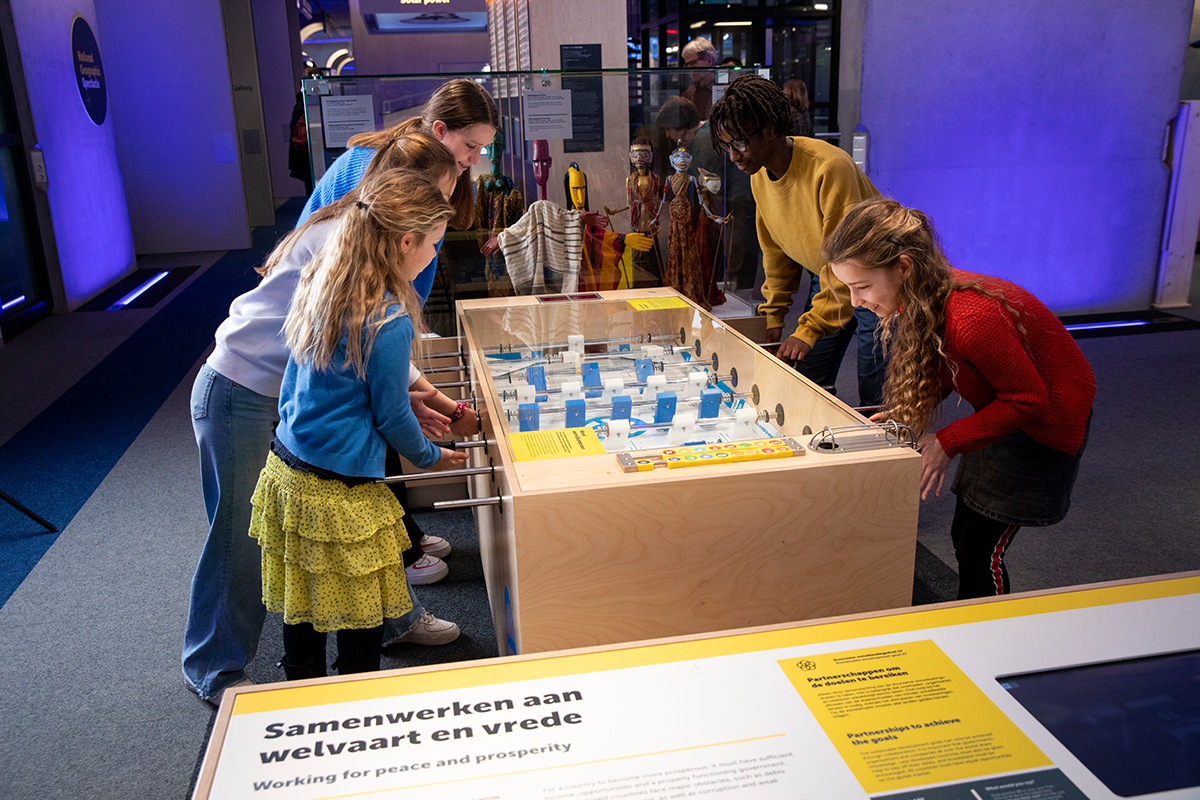 Entreeticket Museon-Omniversum, inclusief 1 grootbeeldfilm