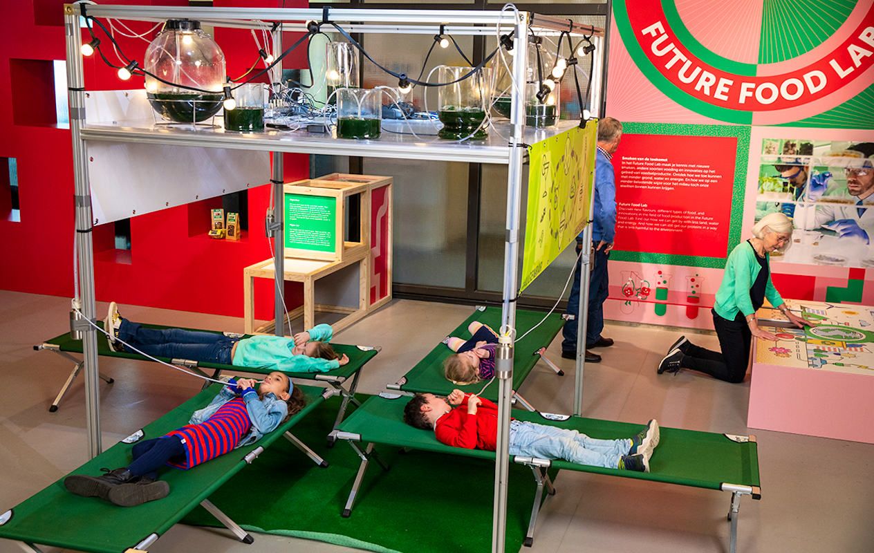 Entreeticket Museon-Omniversum, inclusief 1 grootbeeldfilm