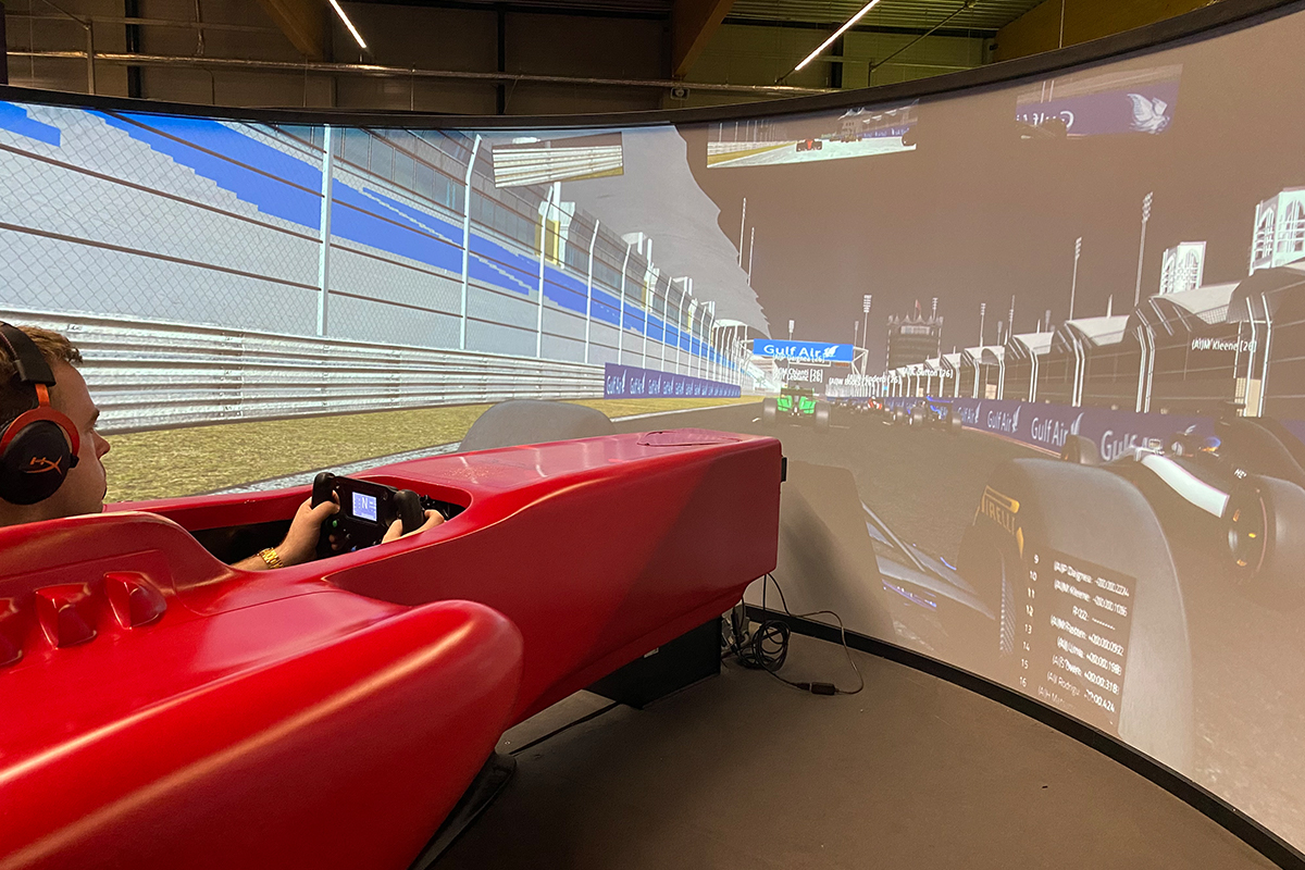 Racesimulator bij de Adrenaline Xperience in het Leisure Dome