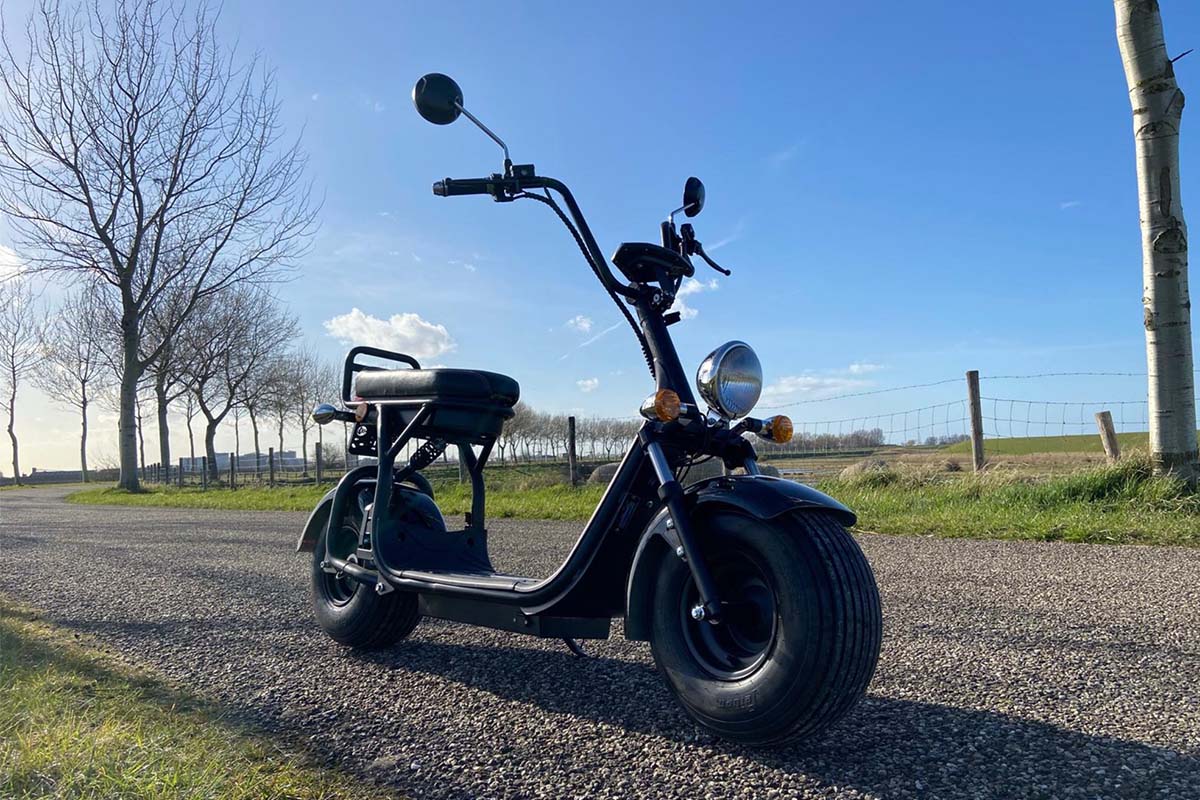 E-chopper of scooter huren (4 of 8 uur) bij Scooter Huren Zeeland 