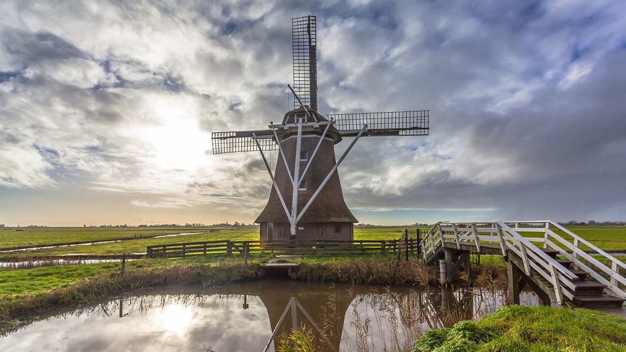 Geniet op de Smulboot van onbeperkt pannenkoeken en de mooie Kagerplassen