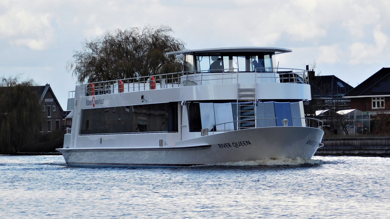 Geniet op de Smulboot van onbeperkt pannenkoeken en de mooie Kagerplassen