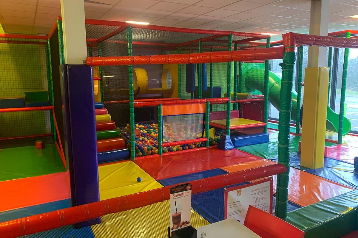 Entreeticket Speeldorp Delux Space Fun, inclusief pannenkoek en drankje