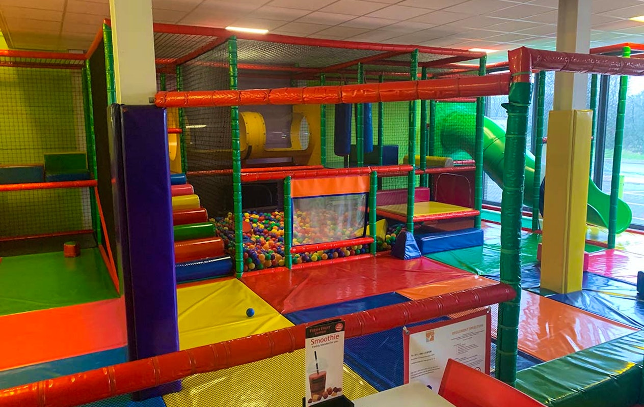 Entreeticket Speeldorp Delux Space Fun, inclusief pannenkoek en drankje