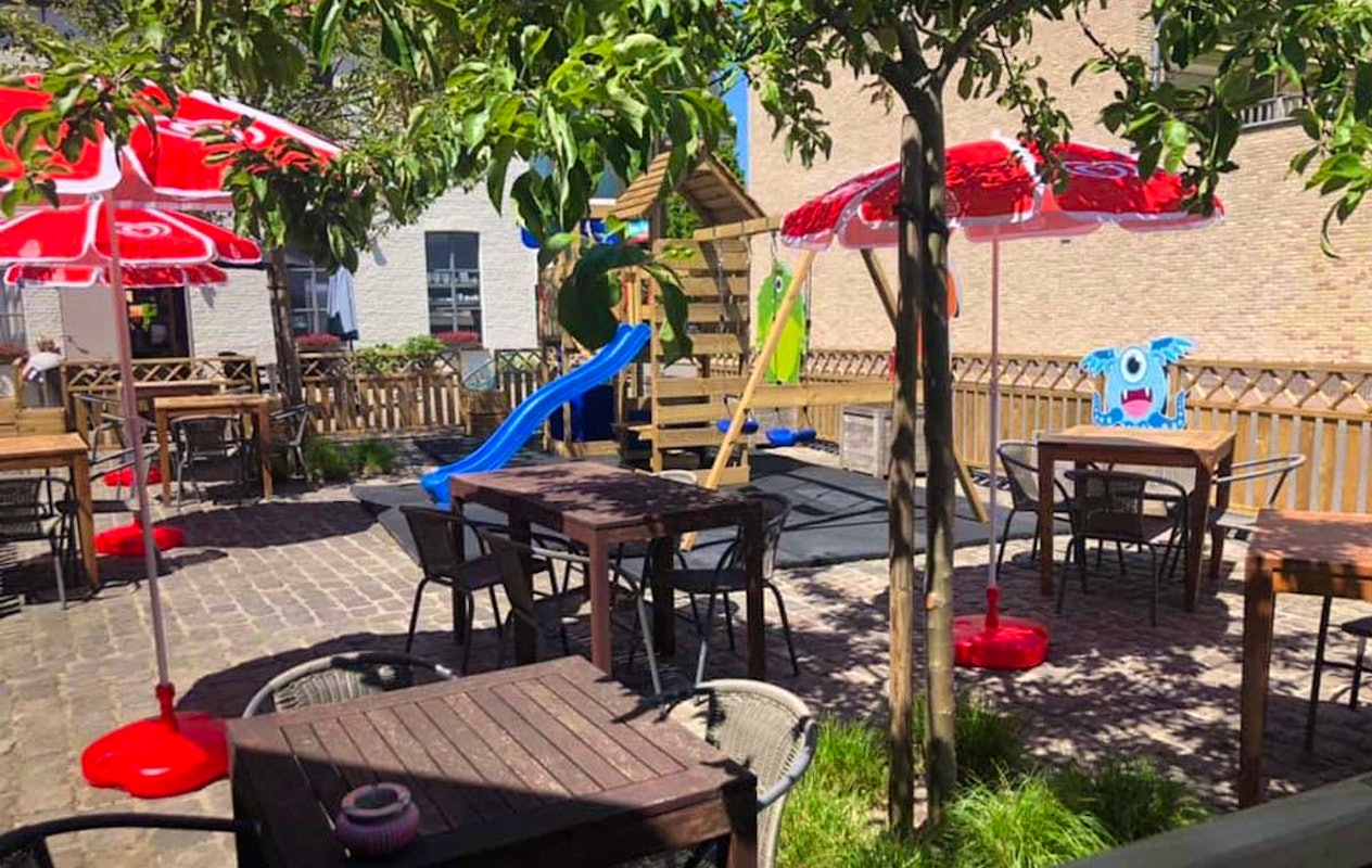 Entreeticket Speeldorp Delux Space Fun, inclusief pannenkoek en drankje