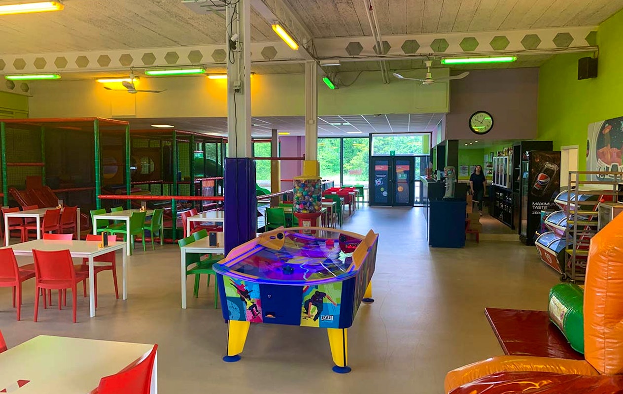 Entreeticket Speeldorp Delux Space Fun, inclusief pannenkoek en drankje