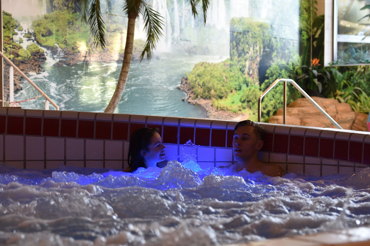 Entreeticket Swimfun + friet met mayonaise