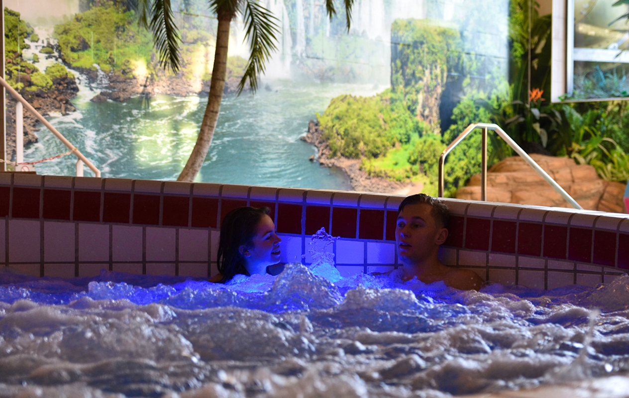 Entreeticket Swimfun + friet met mayonaise
