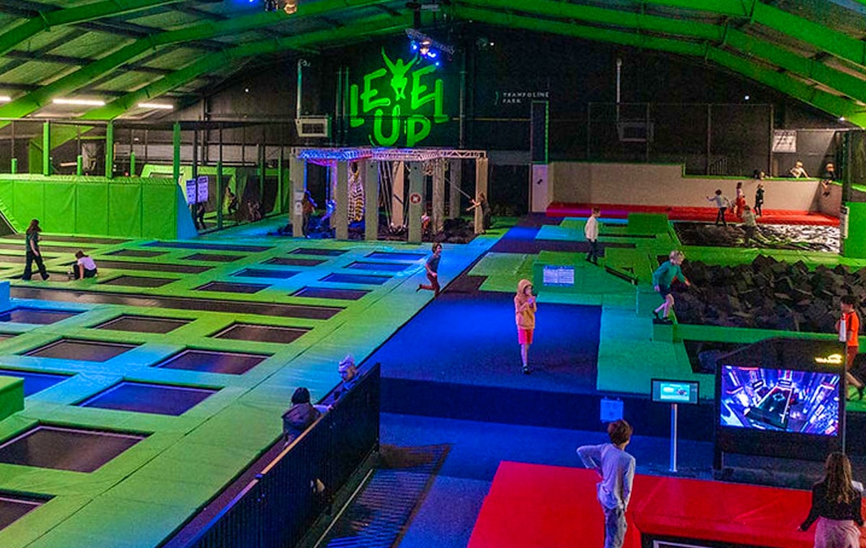 Entreeticket Trampoline park of Inflatable park + Slush in Edegem